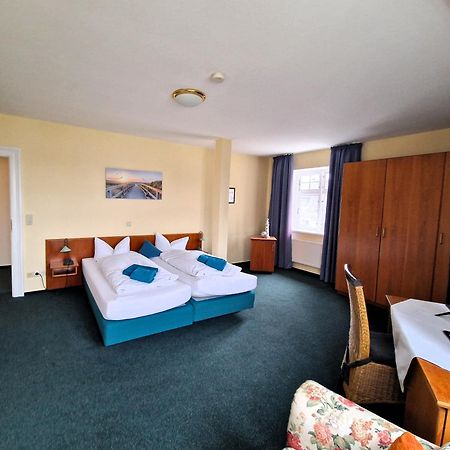 Hotel Faehrhaus Niederkleveez Bosdorf  Екстер'єр фото