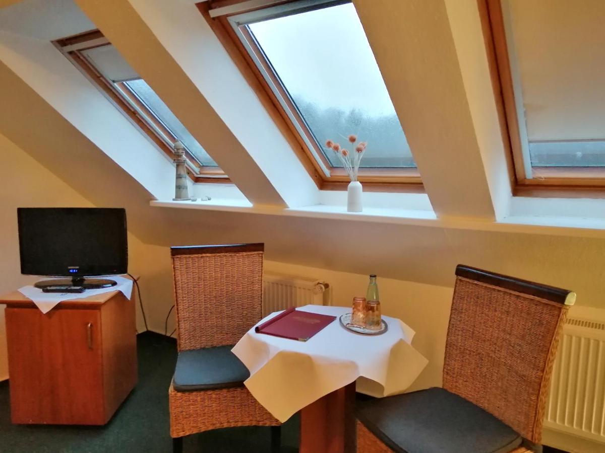 Hotel Faehrhaus Niederkleveez Bosdorf  Екстер'єр фото