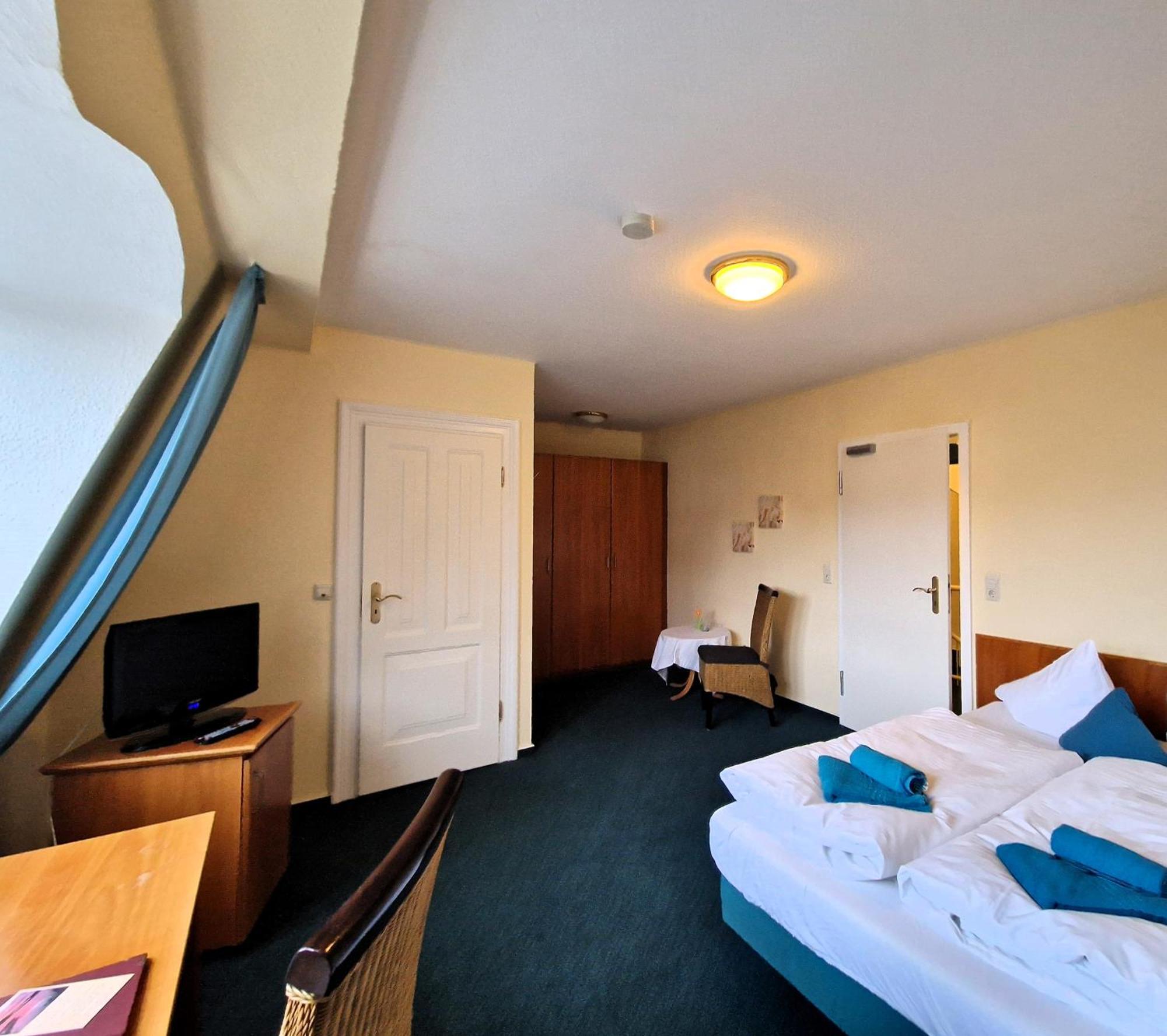 Hotel Faehrhaus Niederkleveez Bosdorf  Екстер'єр фото