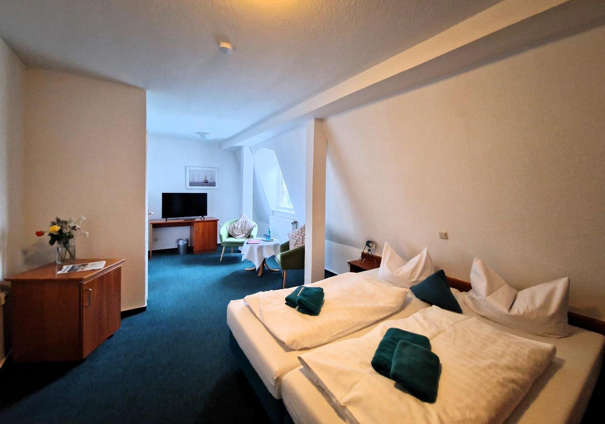 Hotel Fahrhaus Niederkleveez Bosdorf  Екстер'єр фото