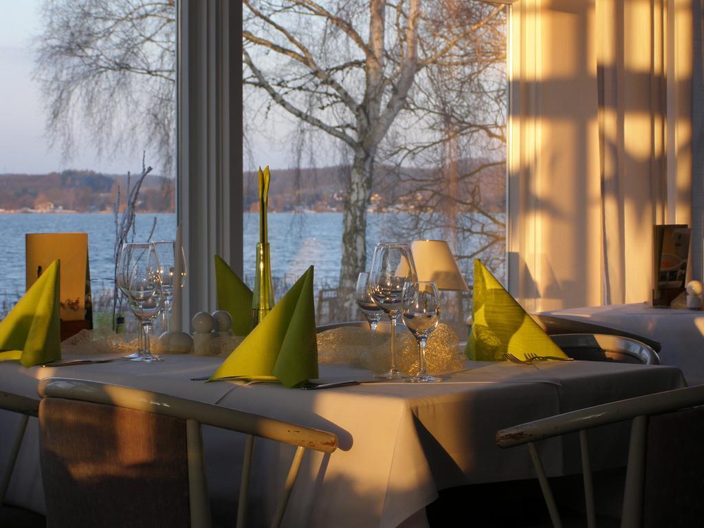 Hotel Faehrhaus Niederkleveez Bosdorf  Екстер'єр фото