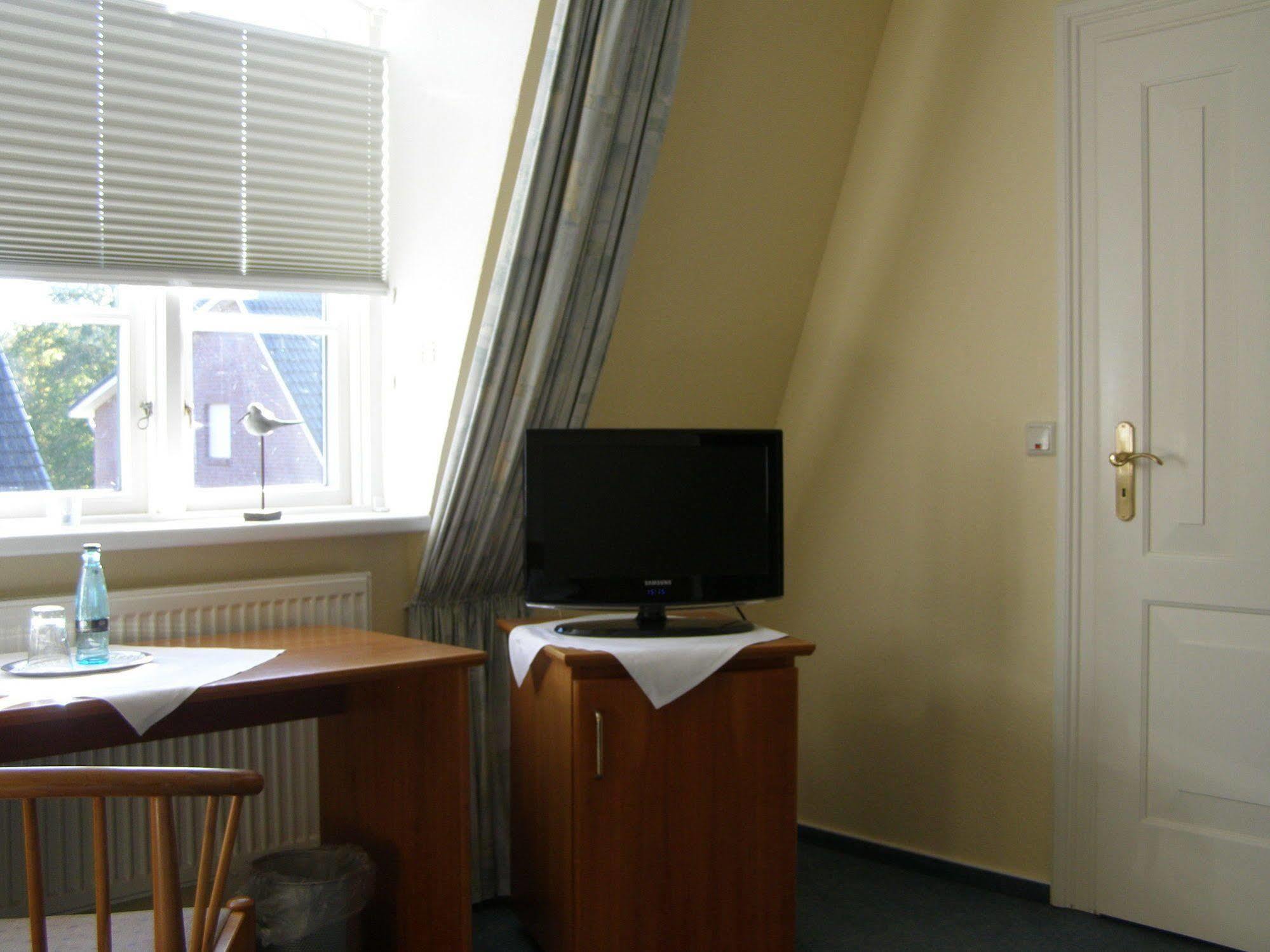 Hotel Faehrhaus Niederkleveez Bosdorf  Екстер'єр фото